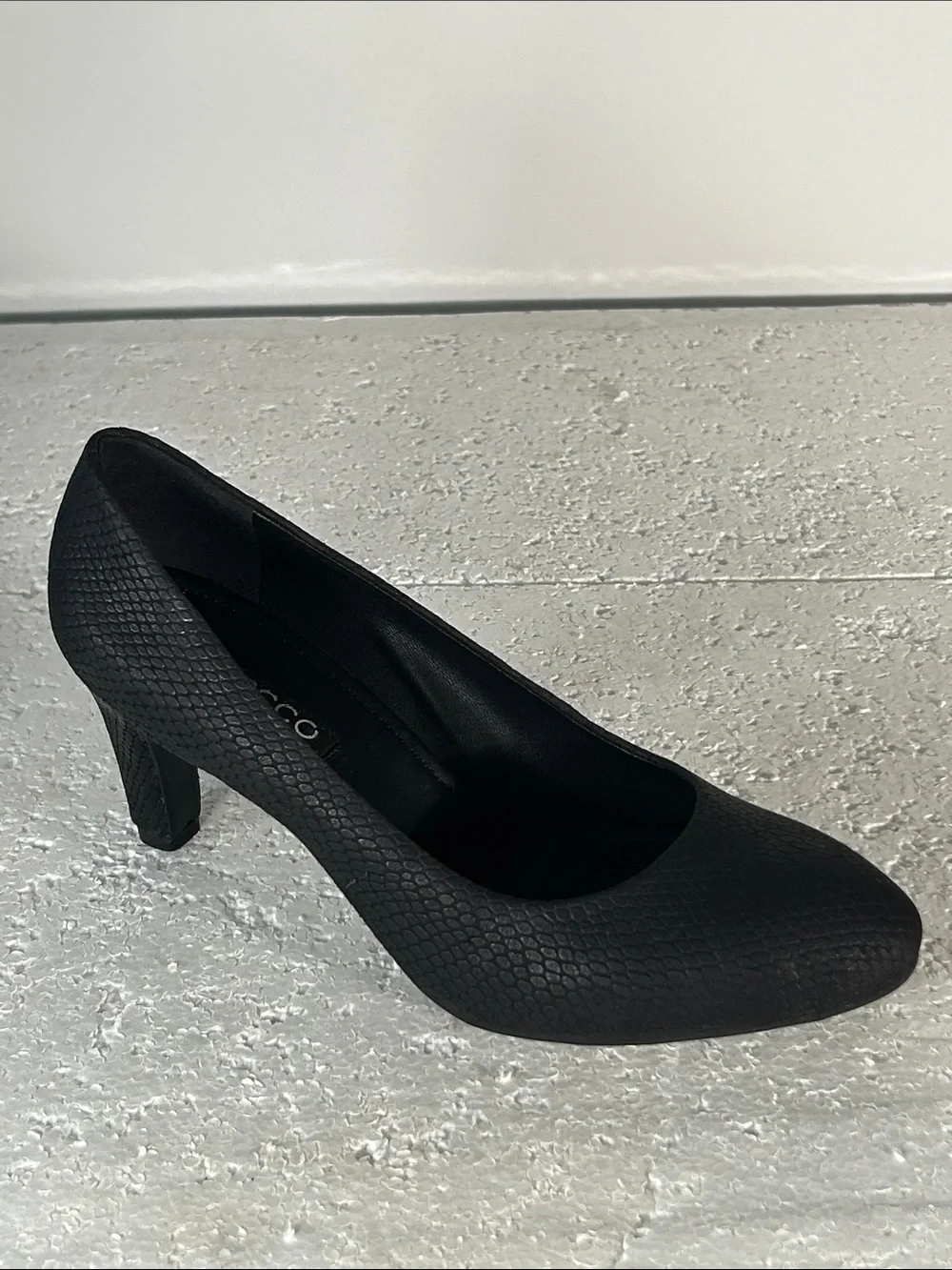 Ecco SZ38 7.5US Black Suede Embossed Leather Heels Classic Office Dressy Old $
